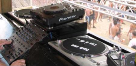 le materiel avec quoi on taf sur scéne platine DJolt